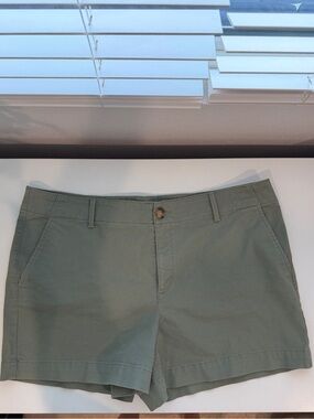 LOFT Olive Green Stretch Cotton Chino Shorts, size 14